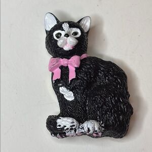 Vintage Black and White Cat Button Cover with Pink Bow